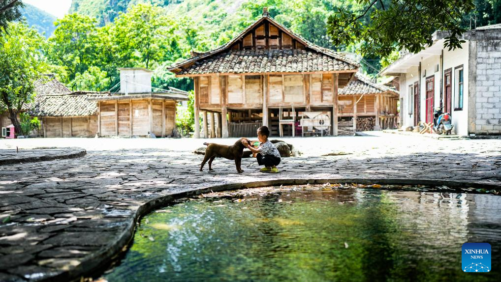 SW China's Tianmen Village features original landscape, traditional folk activities