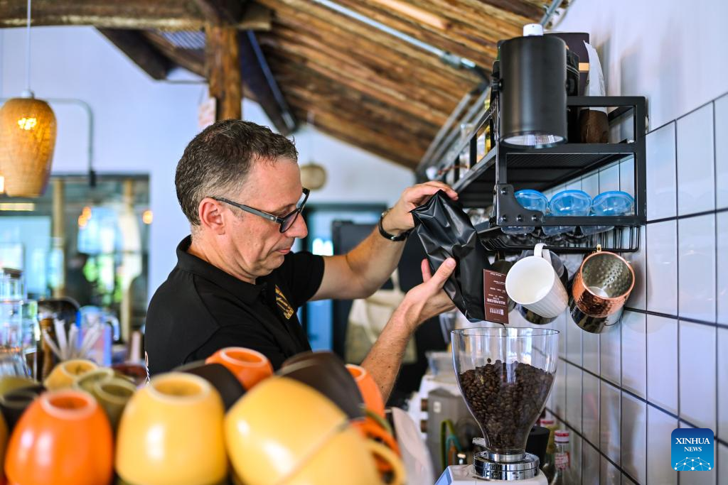 German cafe nestles in picturesque town of east China's Zhejiang