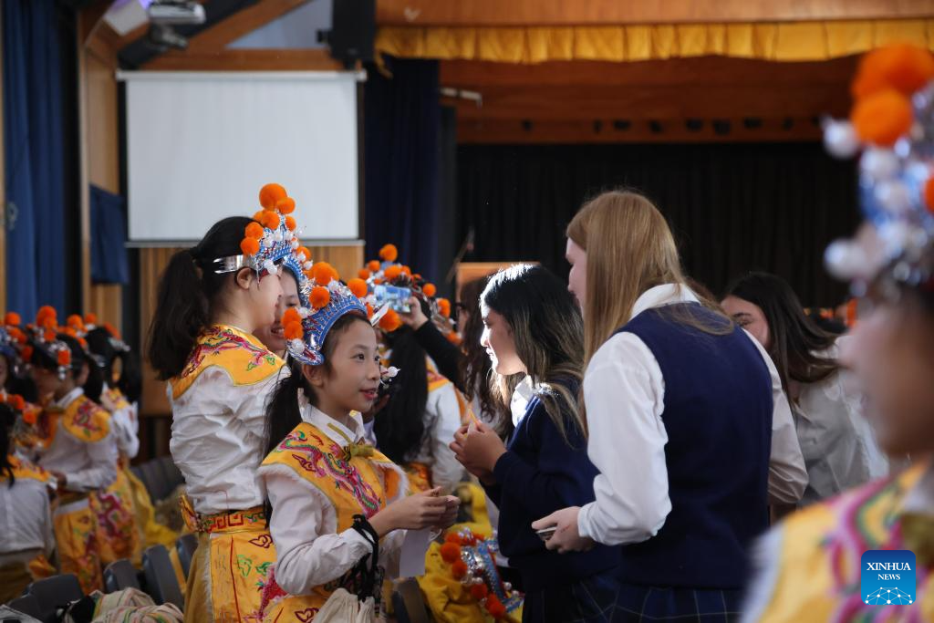 Members of Guangzhou Opera House Children's Choir visit Wellington East Girls' College in New Zealand