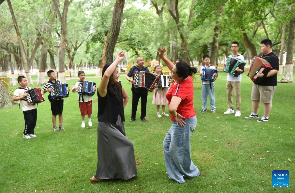 Tacheng City promotes accordion culture, tourism in NW China's Xinjiang