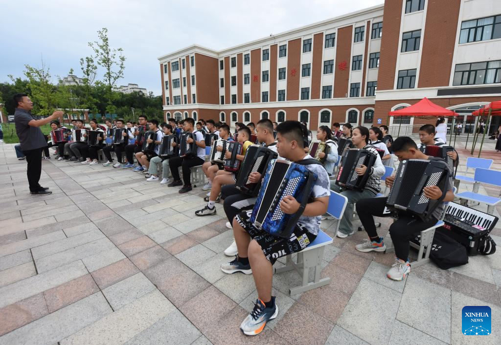 Tacheng City promotes accordion culture, tourism in NW China's Xinjiang