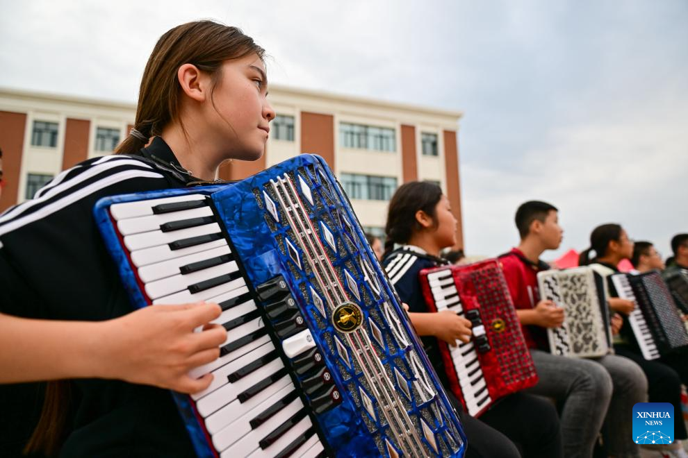 Tacheng City promotes accordion culture, tourism in NW China's Xinjiang