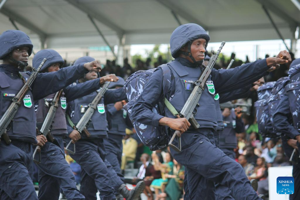 In pics: parade marking 64th anniversary of Benin's independence