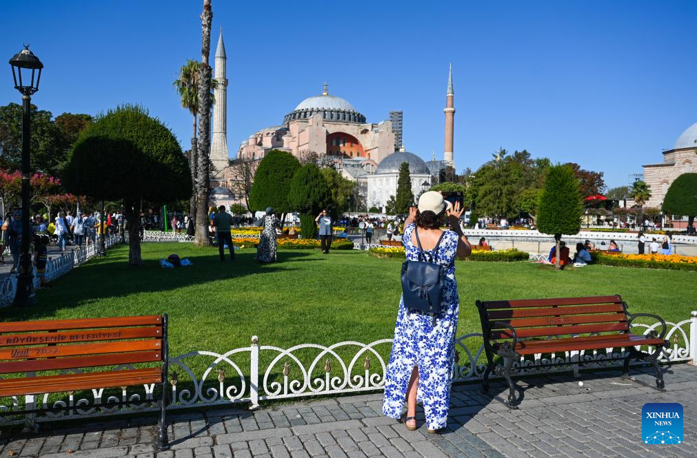 Türkiye sees booming tourism revenue in H1