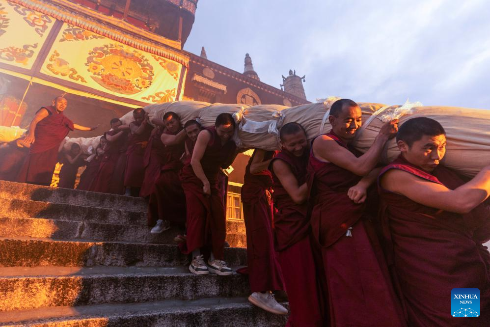 Traditional Shoton Festival celebrated in Lhasa, SW China's Xizang