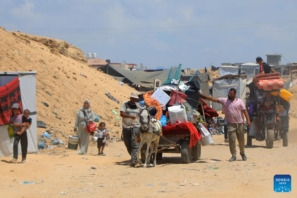 People flee from Hamad City following Israel's evacuation order