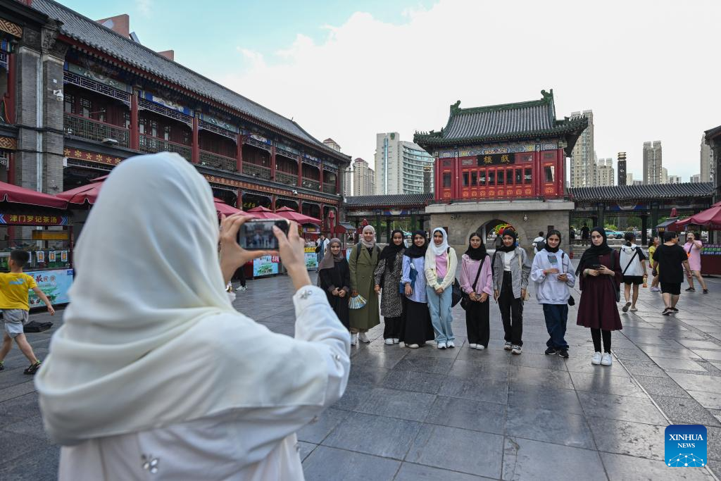 Omani youngsters experience Chinese culture in Beijing, Tianjin