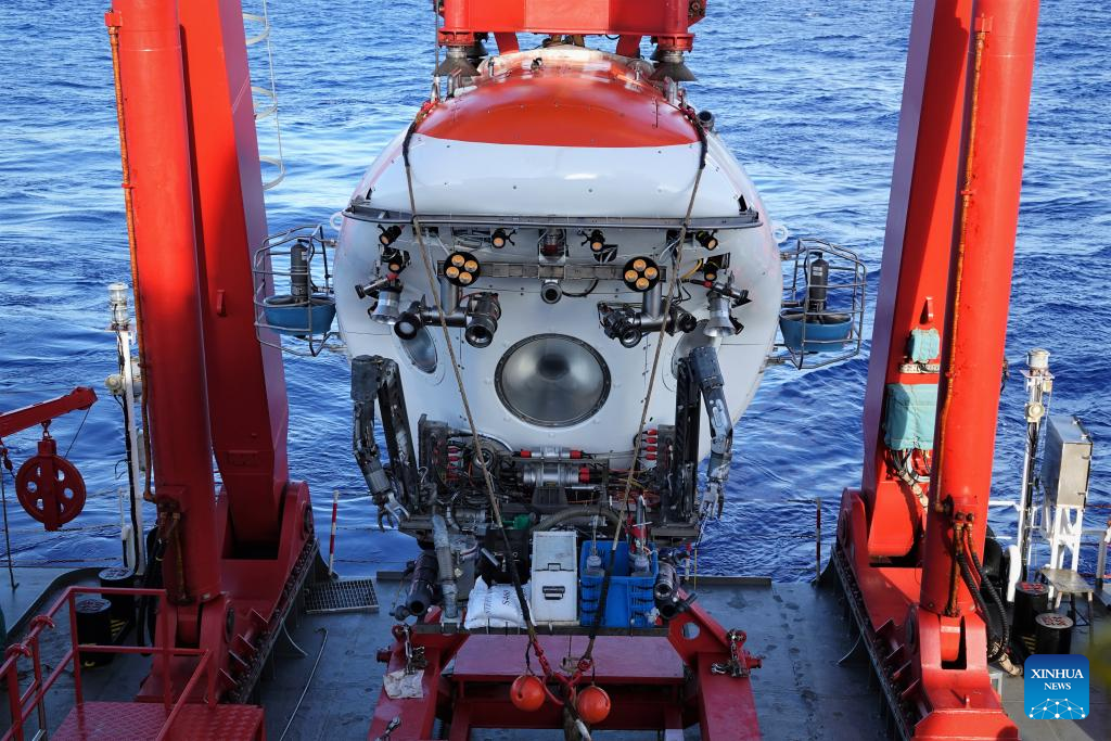 China's manned deep-sea submersible completes 300th dive