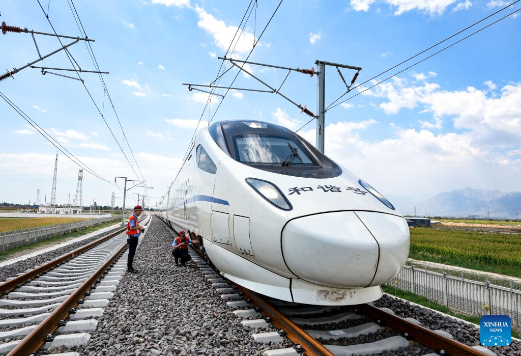 Fault simulation drill conducted on Baotou-Yinchuan high-speed railway