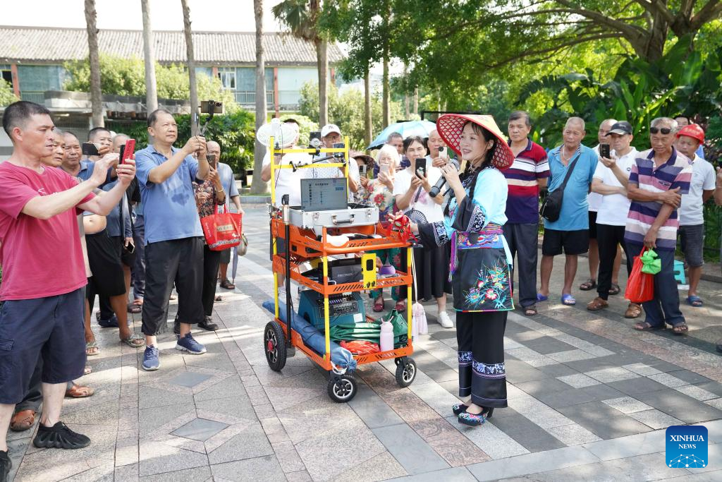 Across China: Ethnic folk songs thrive on social media