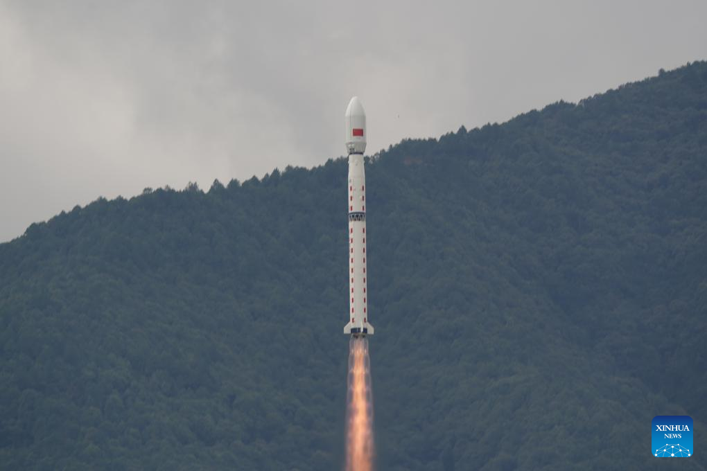 China launches new remote sensing satellite group