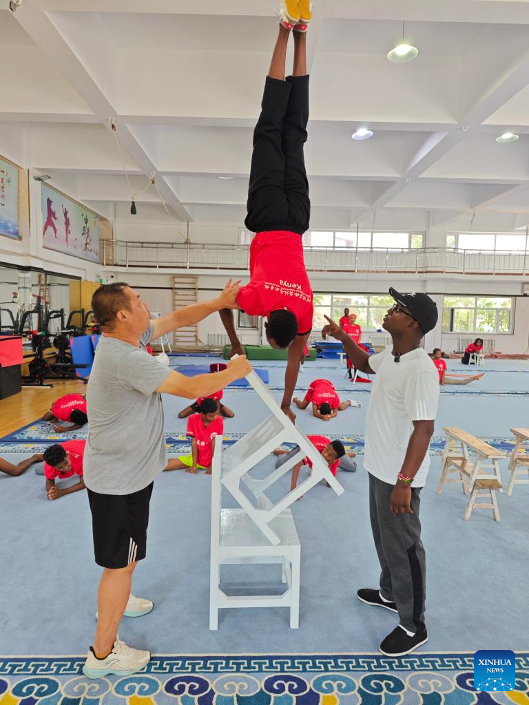 Kenyan acrobat's lasting bond with China