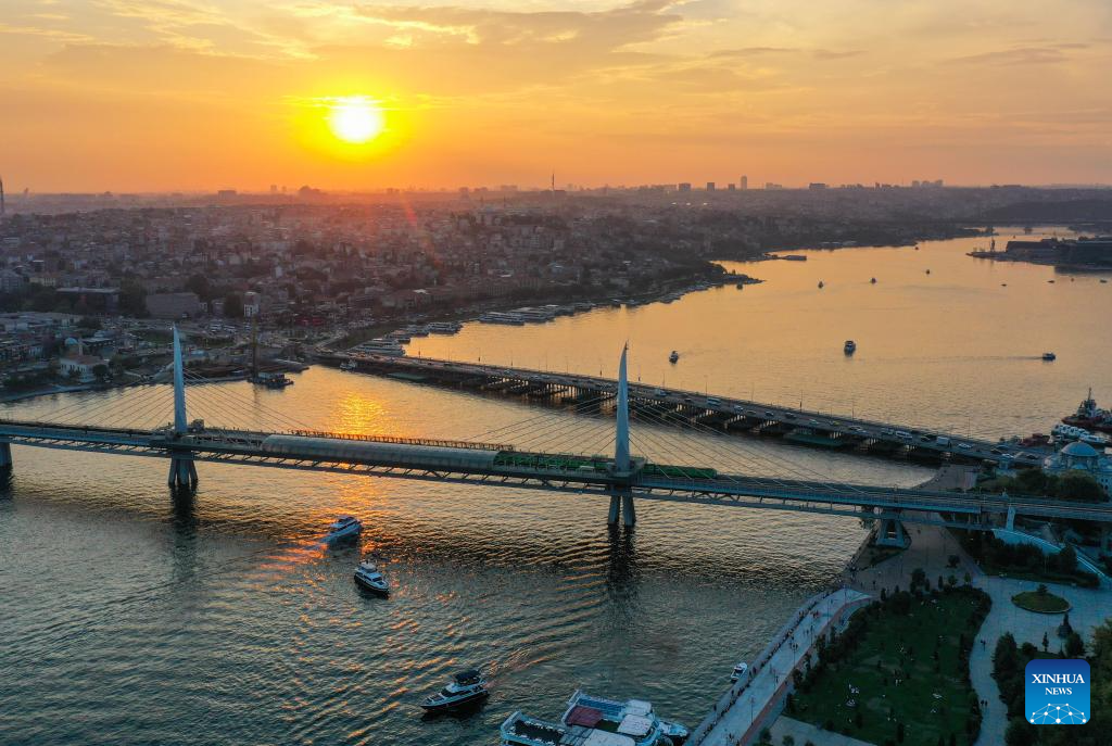 Scenery of Golden Horn in Istanbul, Türkiye