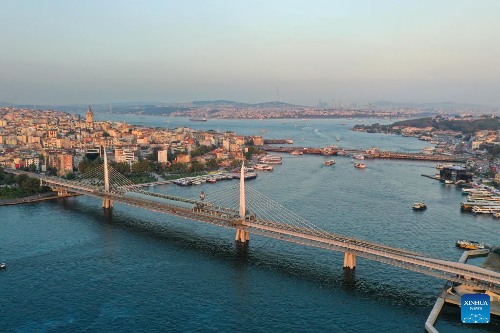 Scenery of Golden Horn in Istanbul, Türkiye