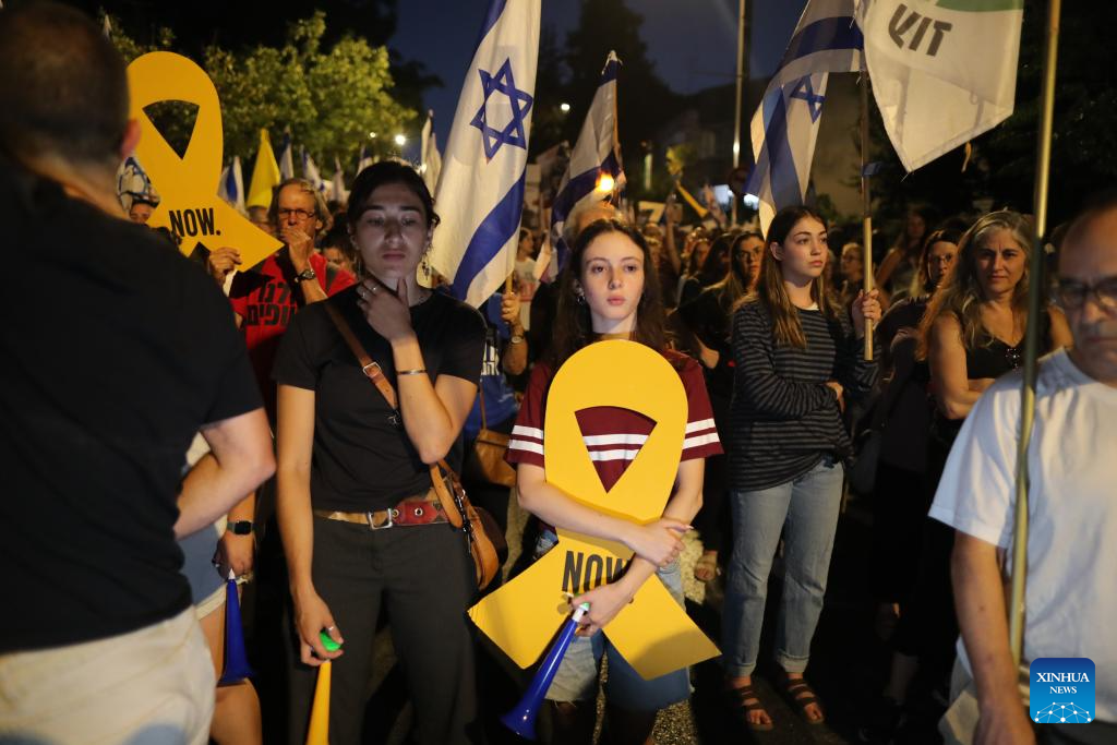 Rallies, partial strike resume in Israel over hostage deaths