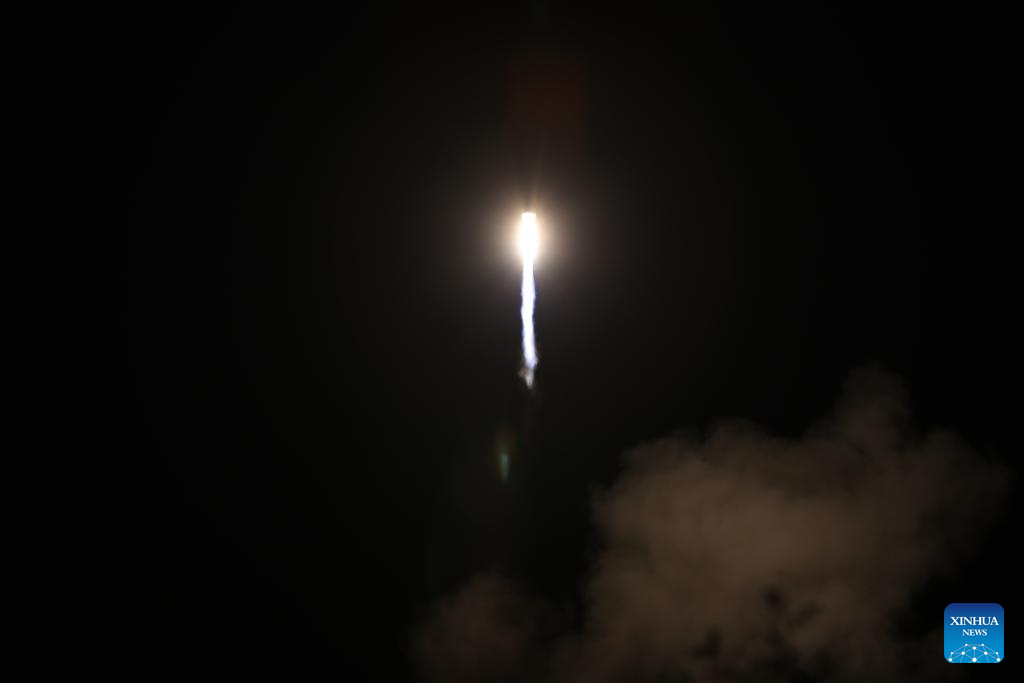 China launches 10 Geely-03 satellites