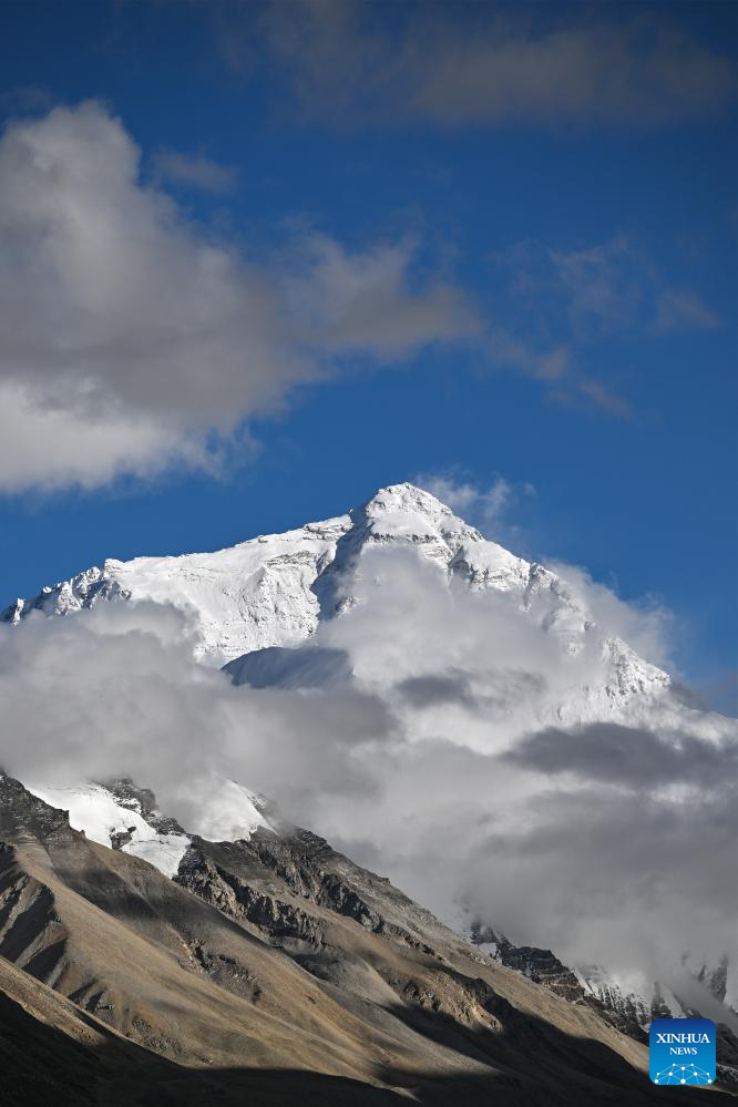 Scenery of Mount Qomolangma in Xizang