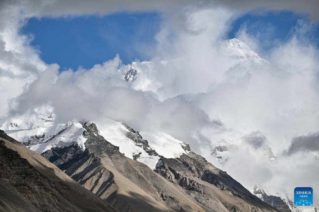 Scenery of Mount Qomolangma in Xizang