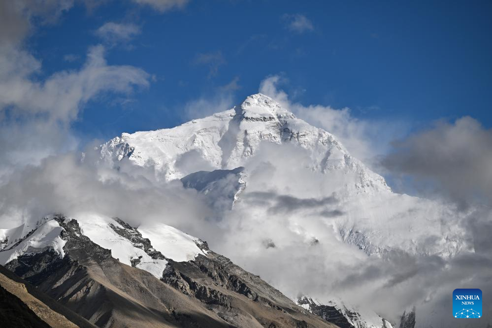 Scenery of Mount Qomolangma in Xizang