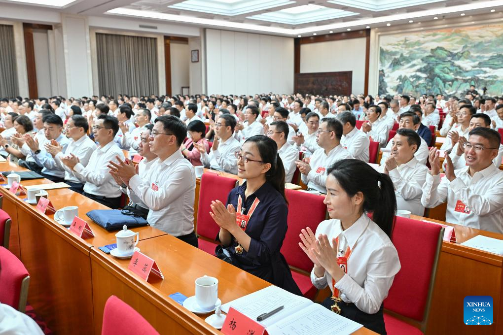 China awards model teachers, education institutions as Teachers' Day nears