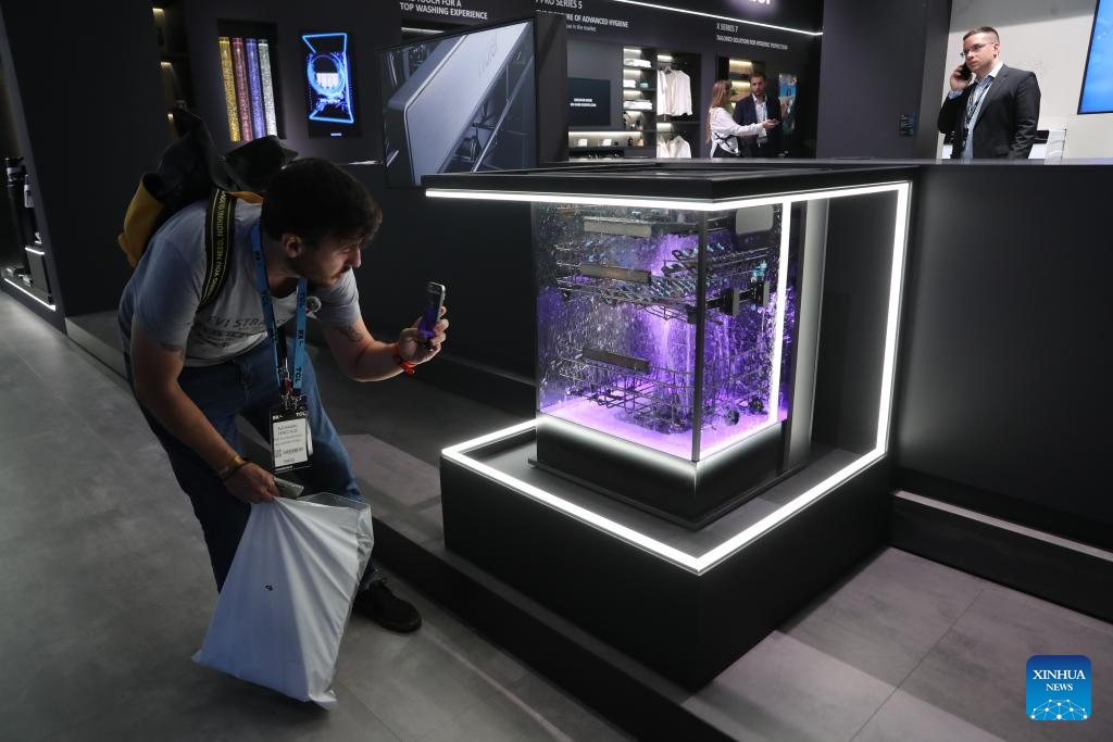 In pics Chinese exhibitors at IFA Berlin 2024 _Guangming Online