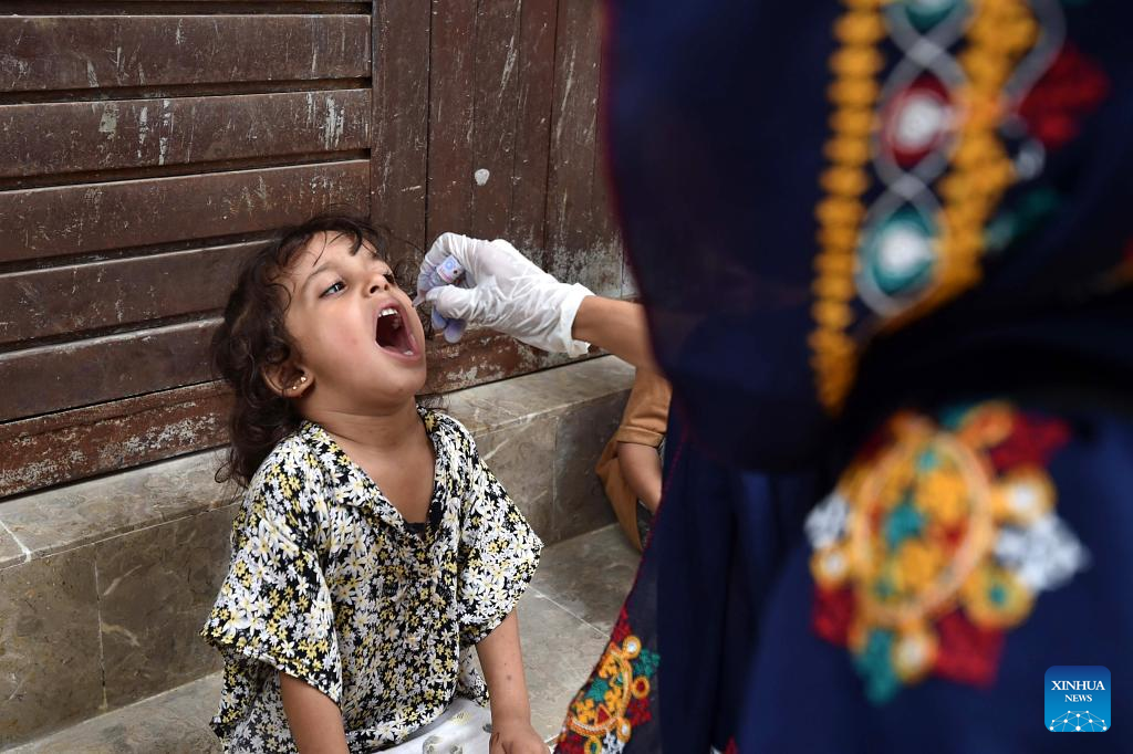 Pakistani PM kicks off nationwide special anti-polio campaign