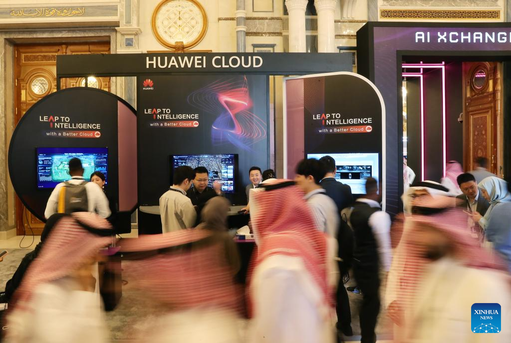 Saudi Arabia hosts global AI summit to boost innovation, growth