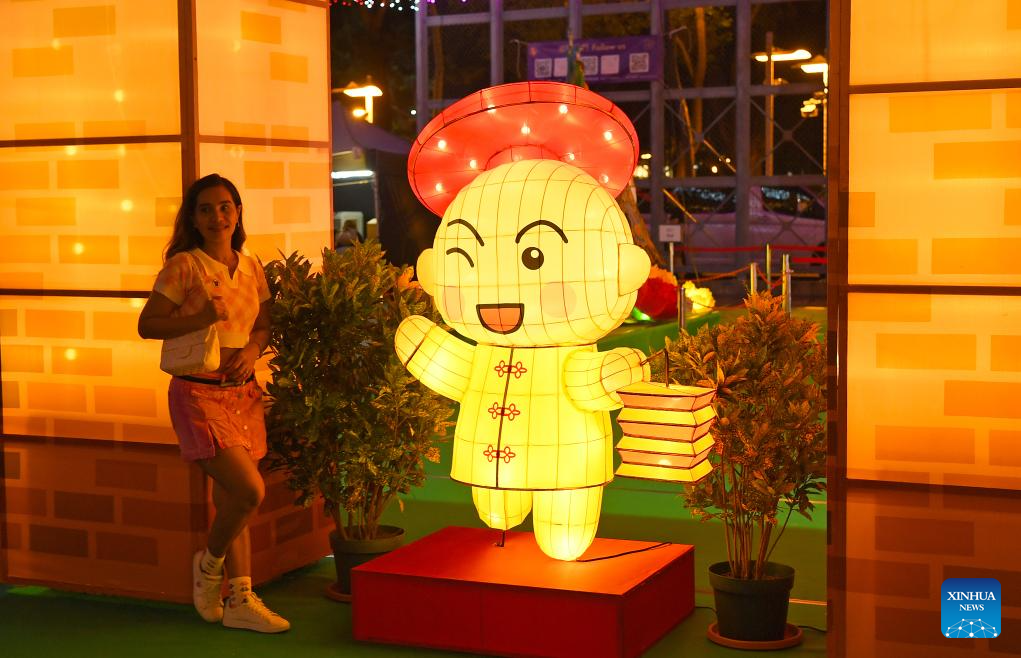 Lantern fair marking upcoming Mid-Autumn Festival, National Day held in HK