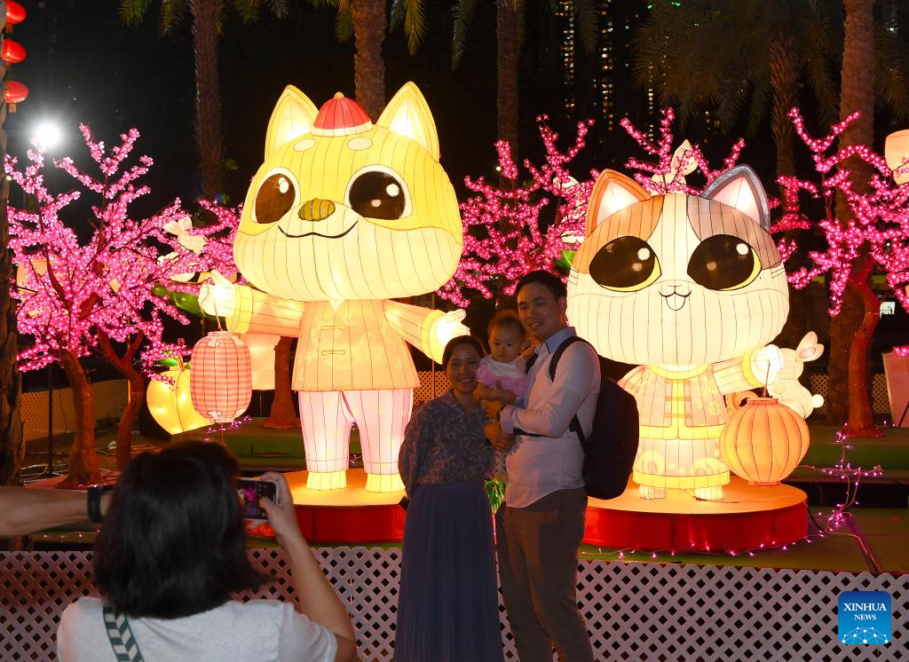 Lantern fair marking upcoming Mid-Autumn Festival, National Day held in HK