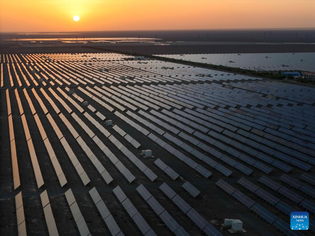 Local authorities accelerate development of solar power industry in Hami City, NW China