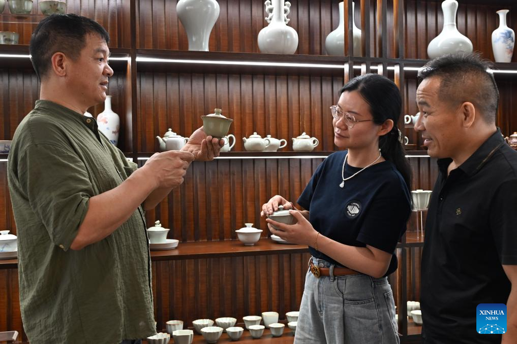 In pics: Ru porcelain enthusiast molds passion into career in China's 