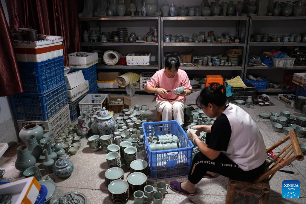 In pics: Ru porcelain enthusiast molds passion into career in China's 