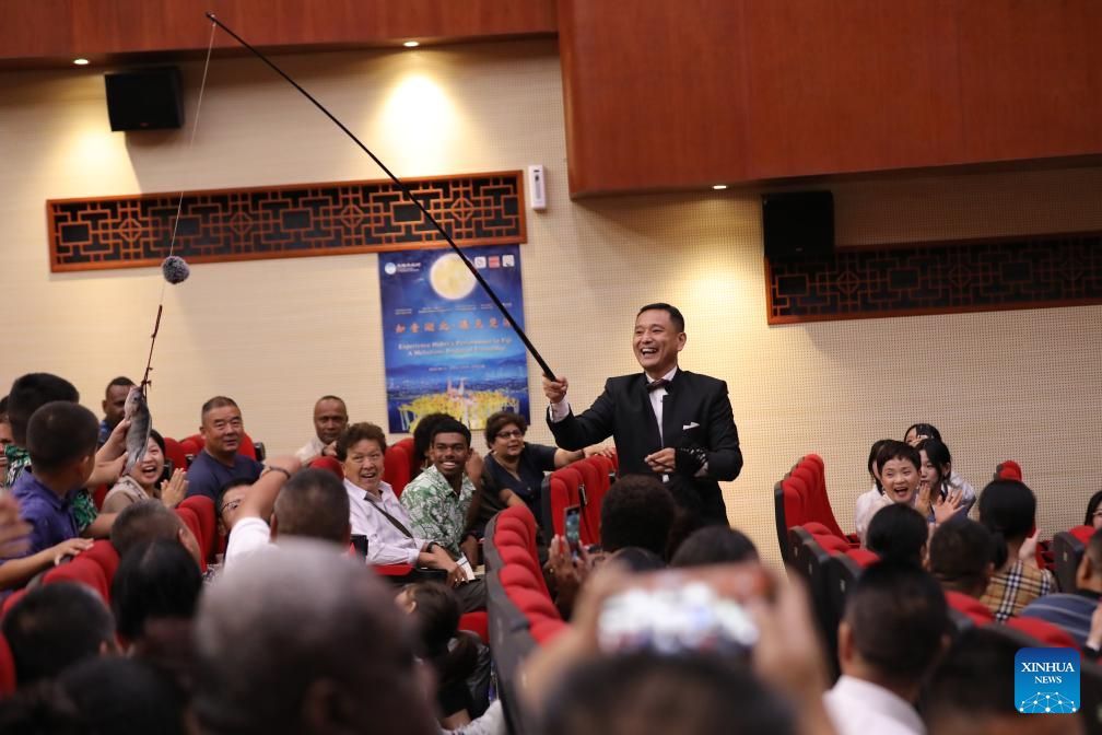 Fijians enjoy Chinese performance to mark Mid-Autumn Festival