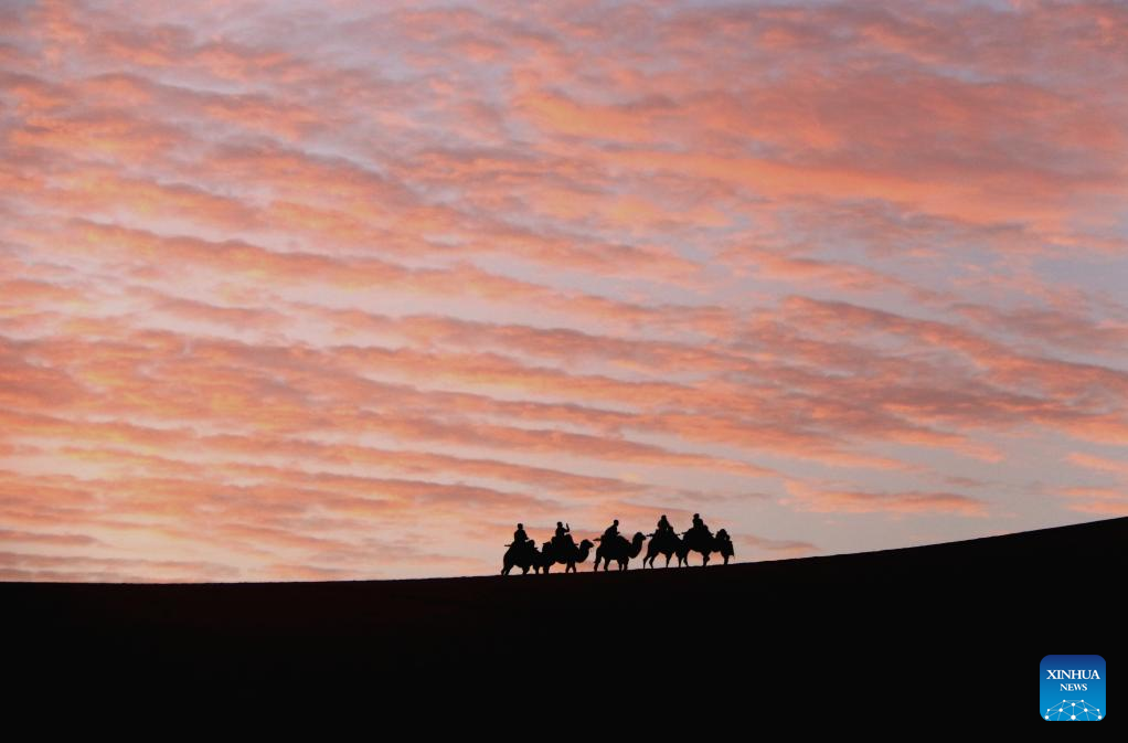 China sees travel surge during Mid-Autumn Festival holiday