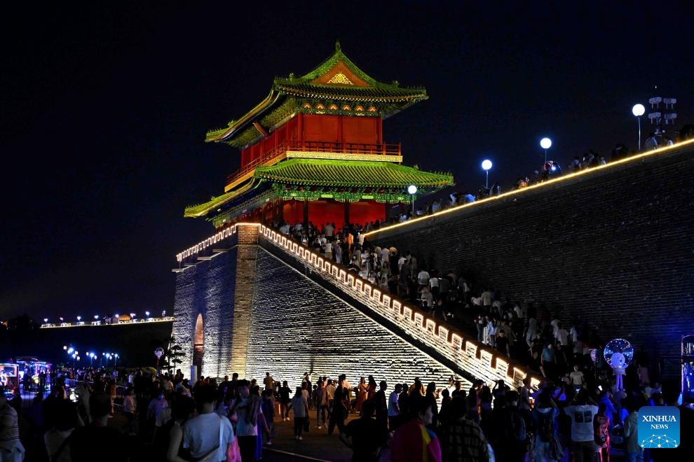 China sees travel surge during Mid-Autumn Festival holiday