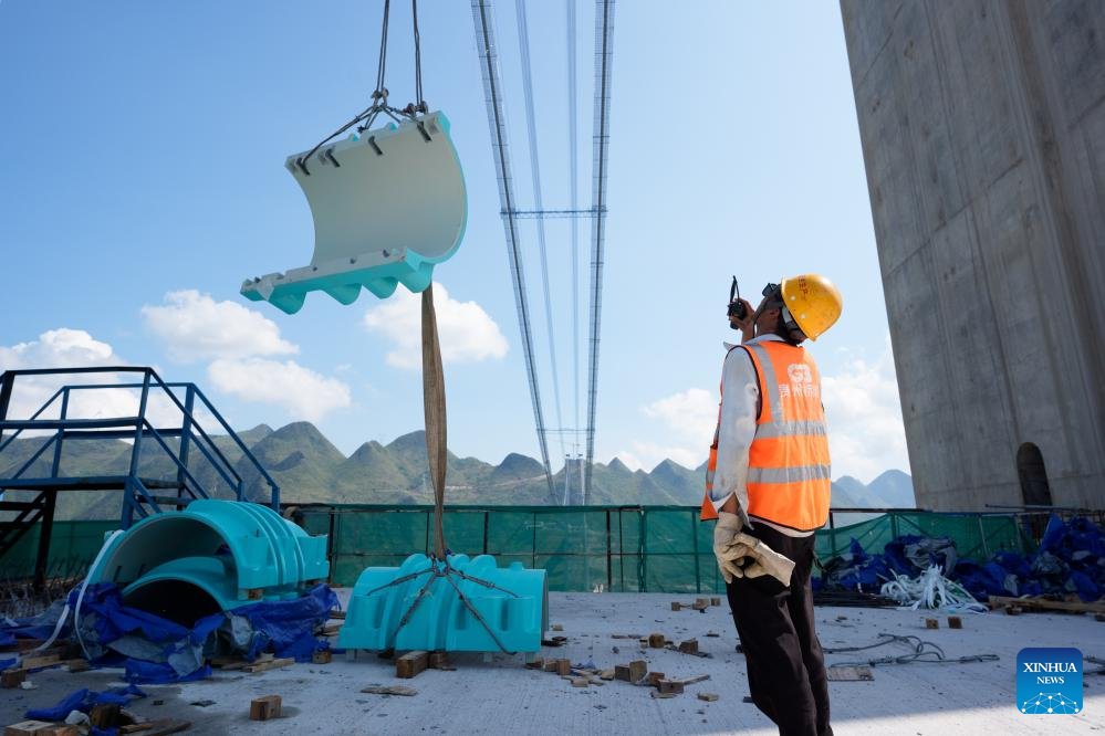 Huajiang grand canyon bridge under construction in Guizhou