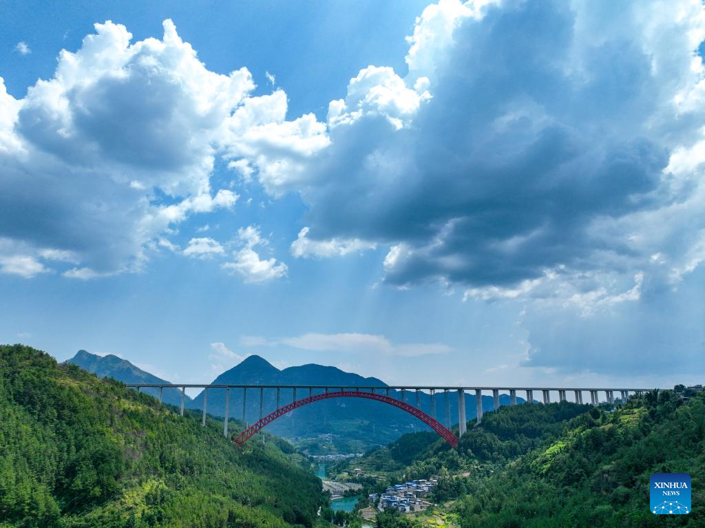 In pics: gigantic bridges in China's Guizhou