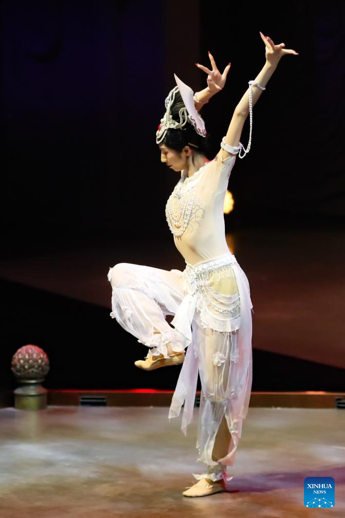 Performance featuring Dunhuang music and dance staged during 7th Silk Road (Dunhuang) Int'l Cultural Expo