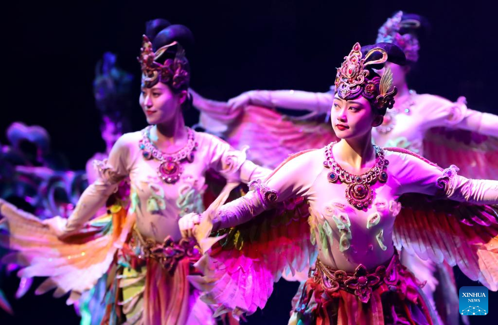 Performance featuring Dunhuang music and dance staged during 7th Silk Road (Dunhuang) Int'l Cultural Expo