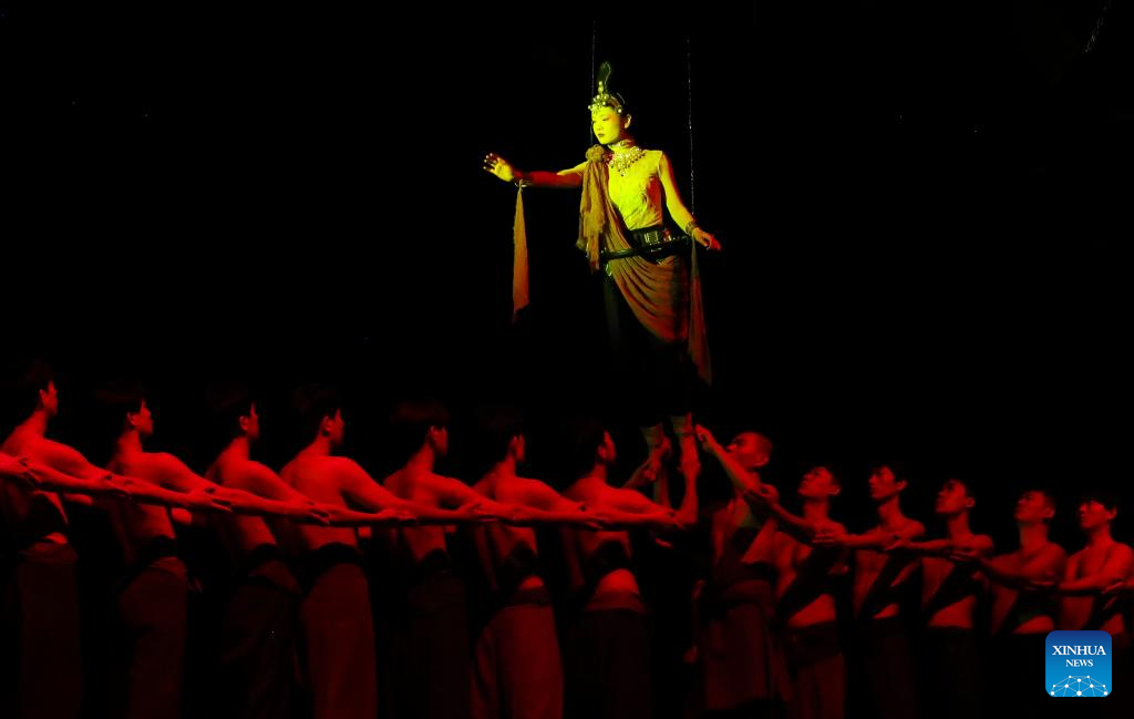 Performance featuring Dunhuang music and dance staged during 7th Silk Road (Dunhuang) Int'l Cultural Expo