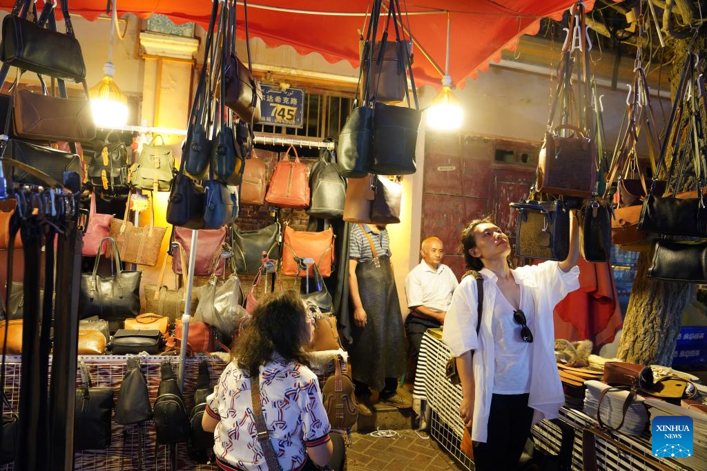 Kashgar transforms into unique tourist destination blending history, modernity