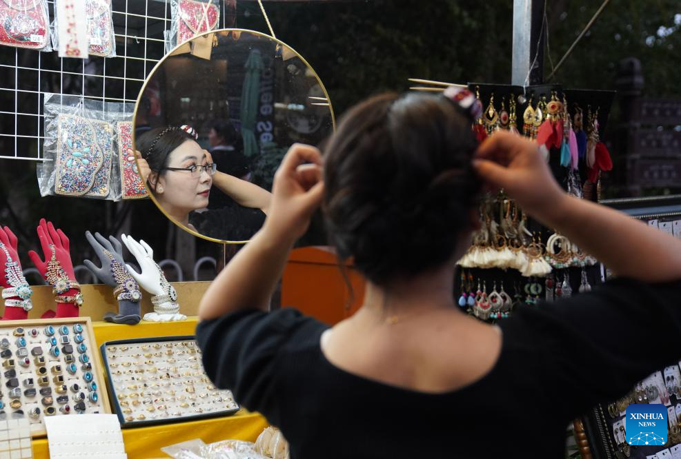 Kashgar transforms into unique tourist destination blending history, modernity