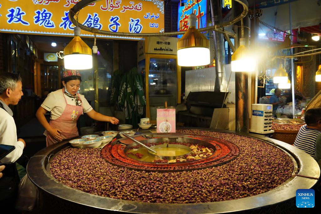 Kashgar transforms into unique tourist destination blending history, modernity