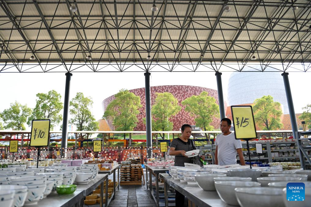 Explore ceramic-making techniques in Liling of central China's Hunan