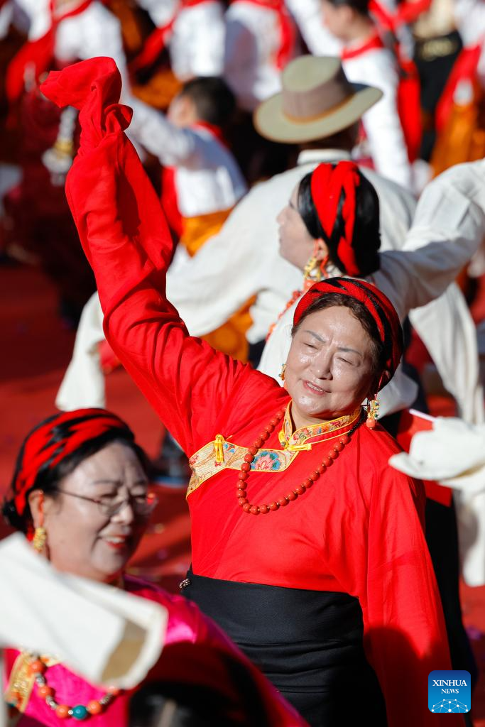 Celebration held ahead of 75th founding anniversary of PRC in Sichuan