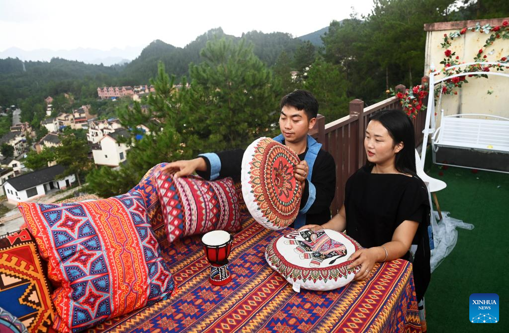 Baiku Yao People embrace new life at poverty-relief relocation site in Guangxi