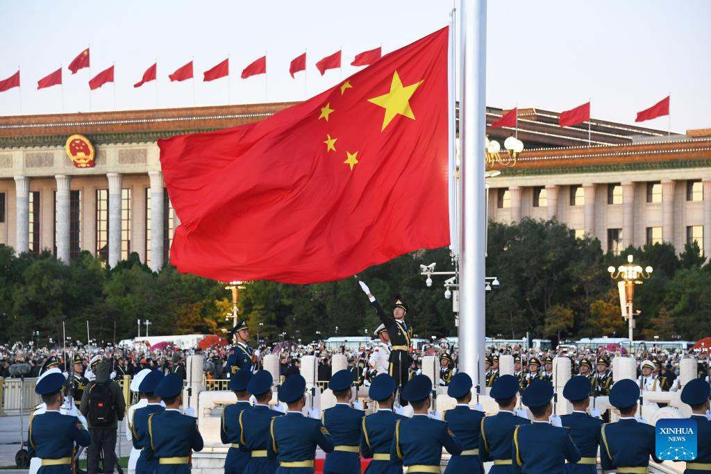 Flag-raising ceremony held at Tian'anmen Square to mark 75th founding anniv. of PRC