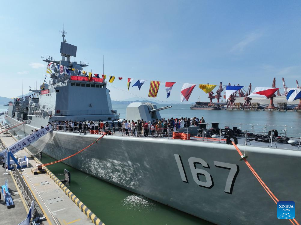 Chinese naval ships open to public tours during National Day holiday