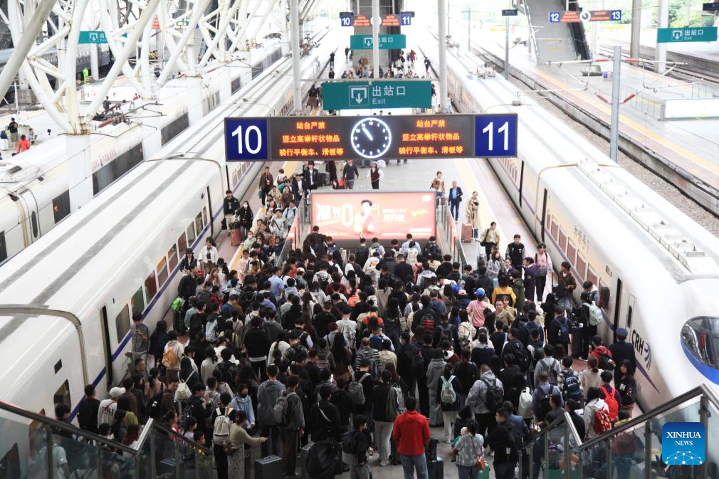 Passenger trips surge as National Day holiday concludes