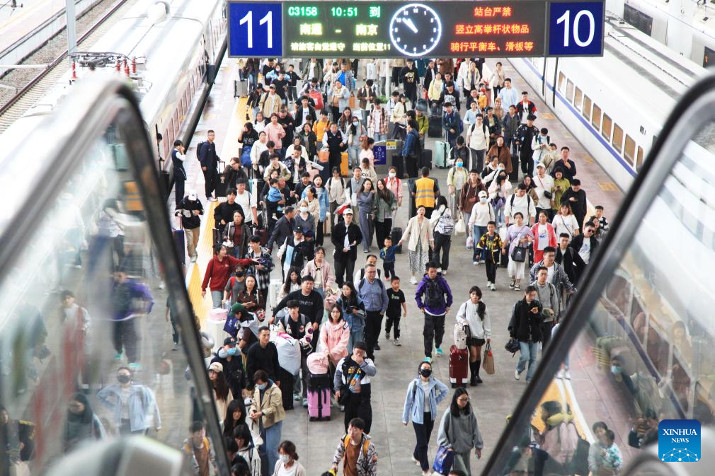 Passenger trips surge as National Day holiday concludes